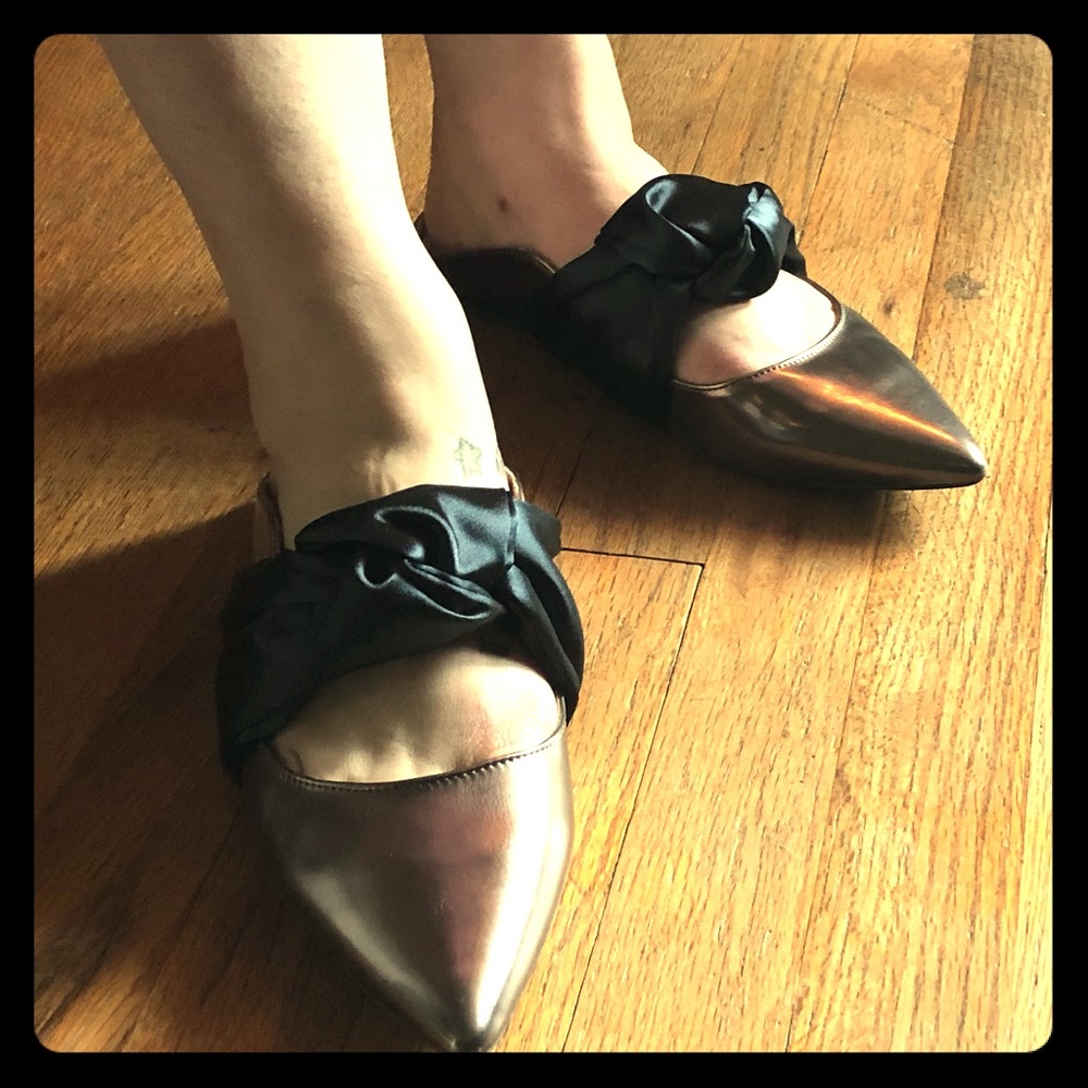 BCBGeneration slides in pewter and navy 9.5